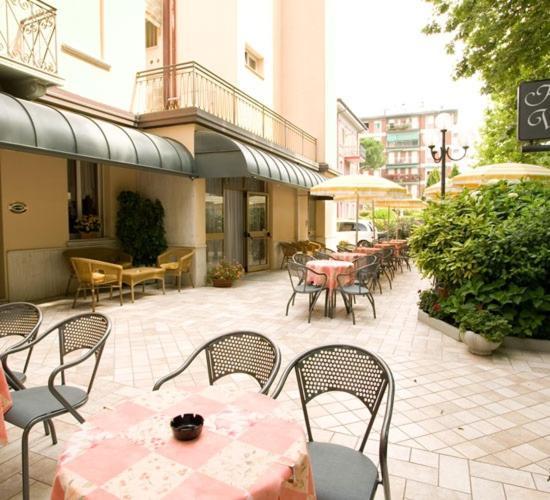 Hotel Residence Villa Lily Cesenatico Exterior foto